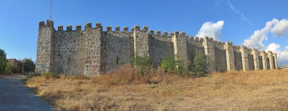 Konakli (Alanya) – karavanní han  (Șarapsa Han, Şerefza Han)
