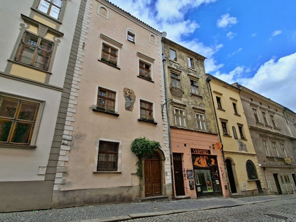 Olomouc - měšťanský dům s freskou Panny Marie