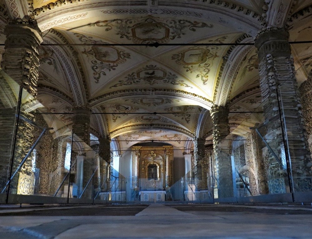 Évora – kostnice neboli Kaple kostí  (Capela dos Ossos)