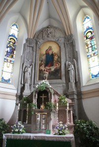 hlavní oltář farního kostela v Rýmařově 