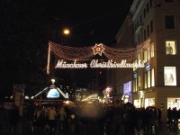 Mnichovské vánoční trhy za deště