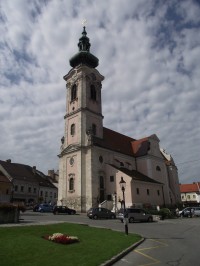 Hainburg a.d. D. - kostel sv. Filipa a Jakuba (Philippus-und-Jakobus-Kirche)