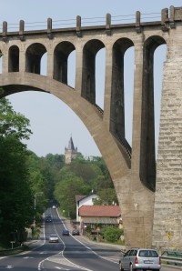 zámek a viadukt