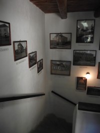schodiště k muzejním prostorám