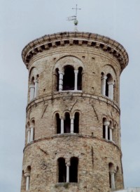 vrchol zvonice
