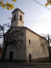 empírový kostel v Komni