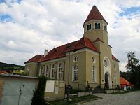 Synagoga v Českém Krumlově s osmibokou věží byla postavena v roce 1909.