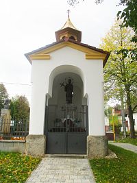 Kaple sv. Jana Nepomuckého v obci Točník