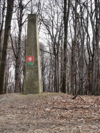 Obelisk na vrcholu Čupy