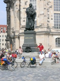 Dresden, Martin Luther před Frauenkirche