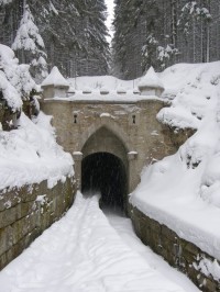 Horní portál tunelu Švarcenberského kanálu
