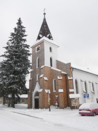 Již od roku 1894 se tyčí na Kvildě kamenný kostel.