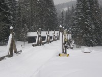Rechlový most tiše spí pod sněhovou peřinou