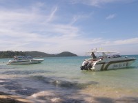 K výletu na okolní ostrovy můžete zvolit třeba tyto rychlé čluny