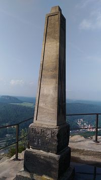Malý obelisk na Liliensteinu.