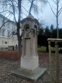 Jubilejní pomník Josefa II. v Teplicích.