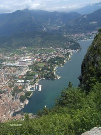 výhled na Rivu a konec jezera Garda