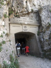 První tunel