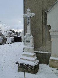kříž u kaple