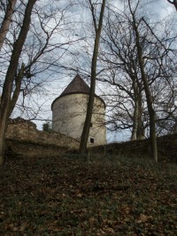Pernštejn - obranná věž