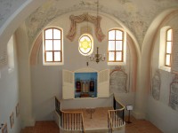 opravený interiér synagogy