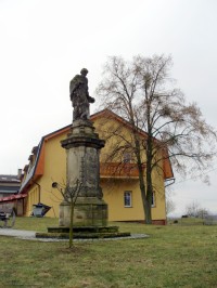 socha sv. Jana Nepomuckého pod hradem