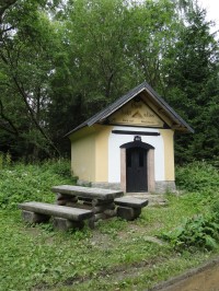 Ochranná kaple z r.1874 u býv. obce Sklenářovice