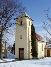 kaplička v obci Malé Hradisko v zimě