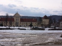 Žokva - zámek přes náměstí