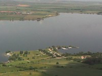 Pálava - pohled od Dívčího hradu na Mušov
