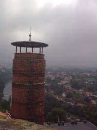 Výhled z Kotnova na komín a mraky