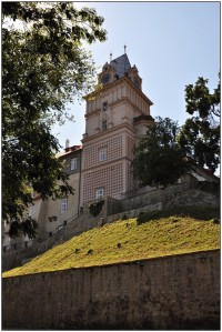 restaurace na náměstí v BRANDÝSE n.L.