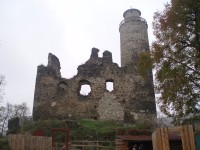 Na zříceninu hradu Kostomlaty