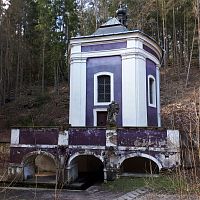 lesní kaple Klokočka a údolí Rokytky