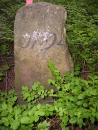 hraniční kámen na Hřebči
