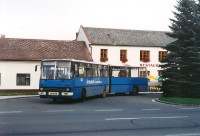 starší fotka na Slatinické točně s kloubovým autobusem,který jezdil na trase Olomouc-Slatinice