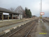 perony stanice Třebčín.Ještě pamatují davy řemeslníků z nedaleké továrny