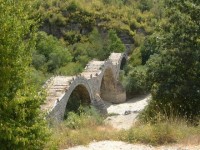 Most Kalogeriko u vesnice Kipi