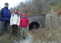 Malá Chuchle - temná cesta železničním tunelem