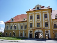 Borovany, zámek na náměstí