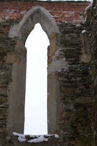 Poleň - zřícenina gotického chrámu sv. Markéty
