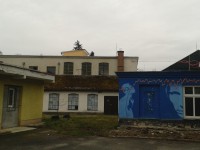 bývalá diskotéka Music Perla hall (modrá budova) a za ní budova stará (býv.budova Perly)