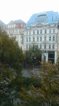 výhled z balkonu na Václavské náměstí