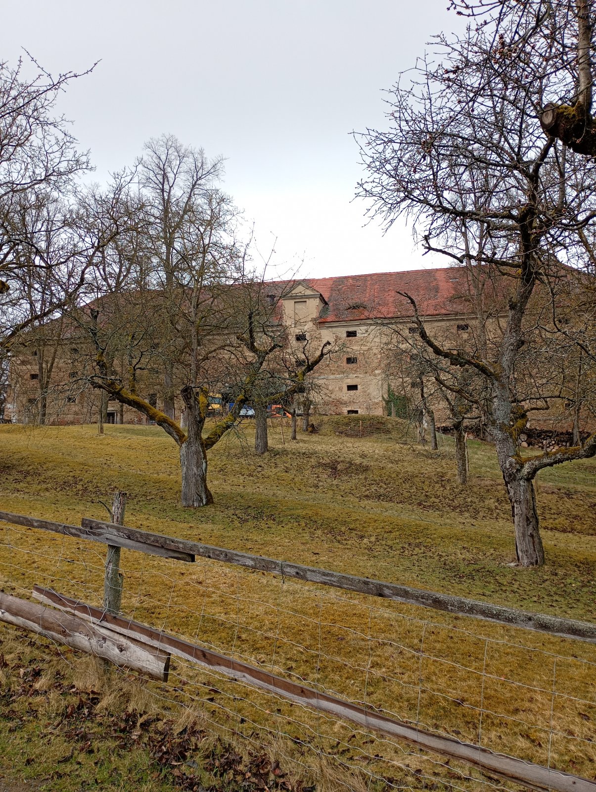 zřícenina hradu Roupov