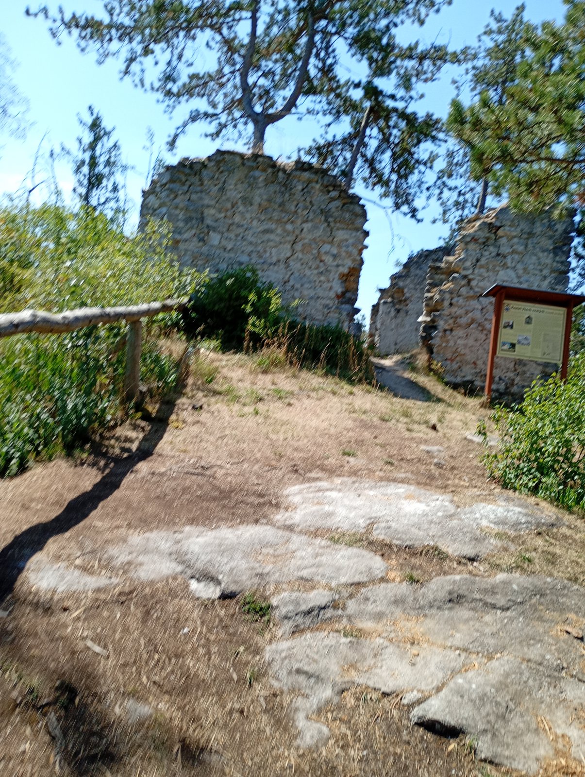 Zřícenina kaple Všech svatých
