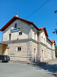 Janovice nad Úhlavou žst. - Janovice nad Úhlavou nám. - Klenová zřícenina hradu a zámek