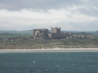 pohled na Bamburgh castle i Inner Farne