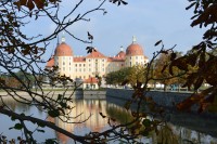 Moritzburg - přístupová cesta přes rybník