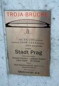 Trojský most - pamětní deska na boku