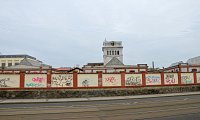 zeď tržnice s vodárenskou věží